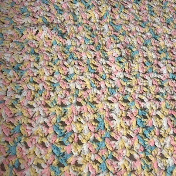 Infant Crochet Baby newborn Pastel pink blue yellow Chunky Knit Throw Blanket.